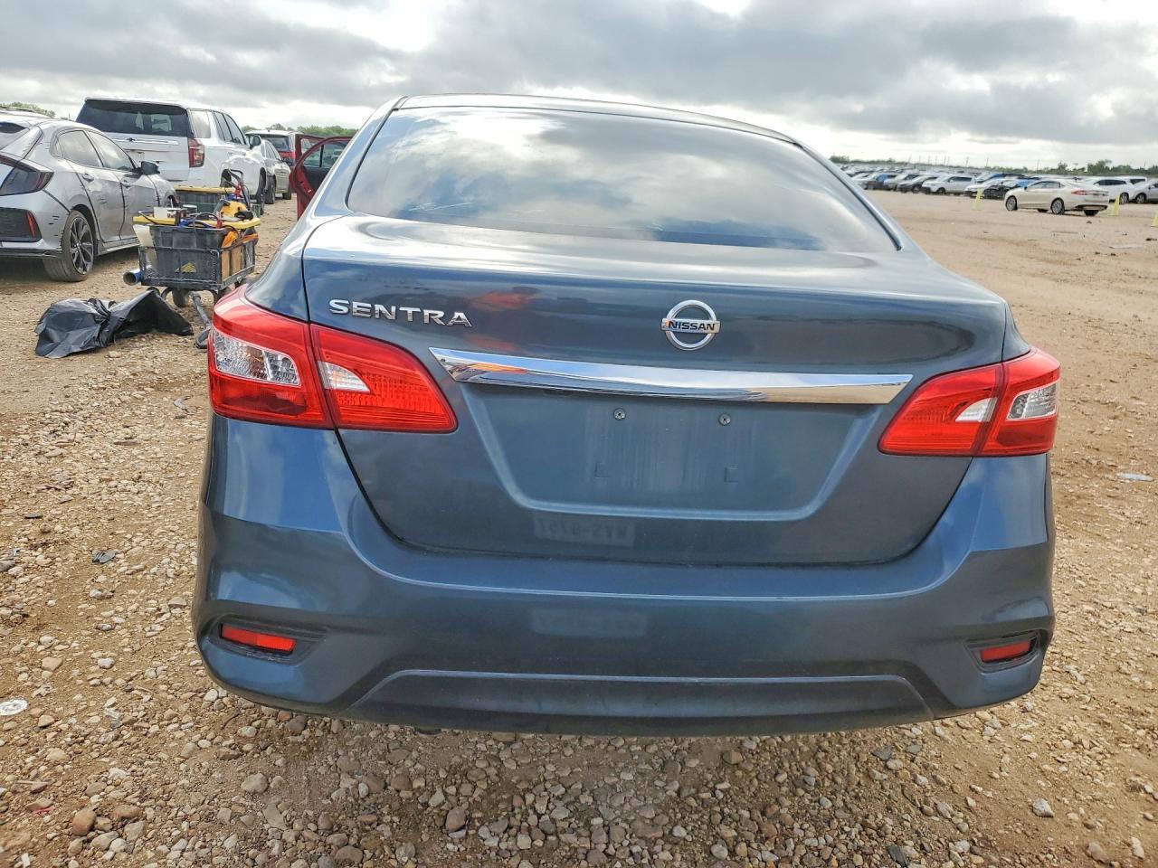 2019 NISSAN SENTRA S photo 11