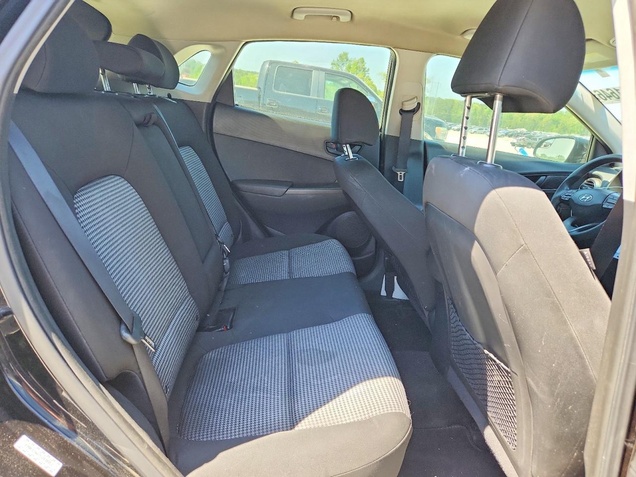 2020 HYUNDAI KONA SE photo 21