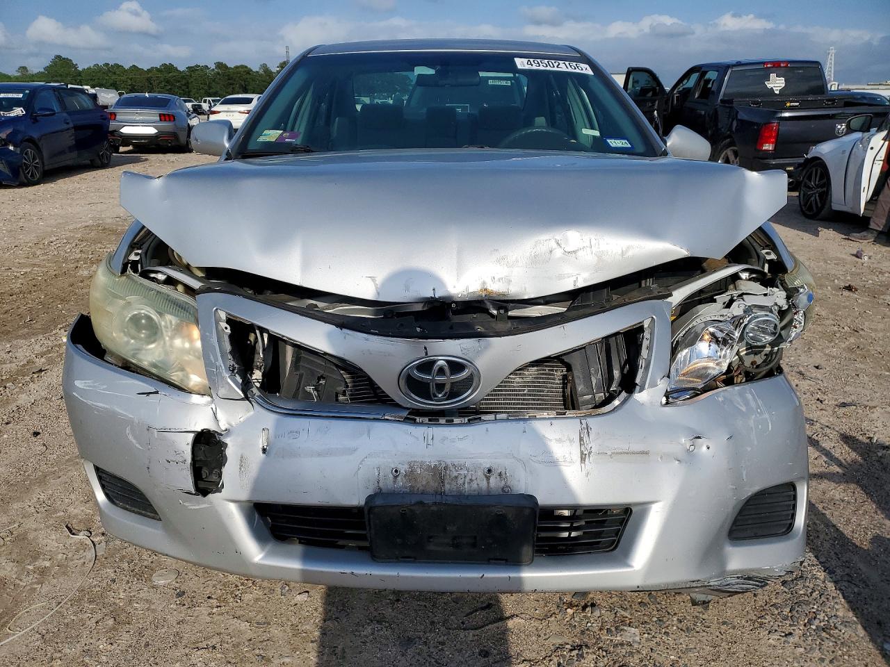 2010 TOYOTA CAMRY LE photo 13