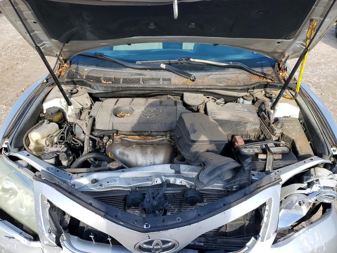 2010 TOYOTA CAMRY LE photo 34