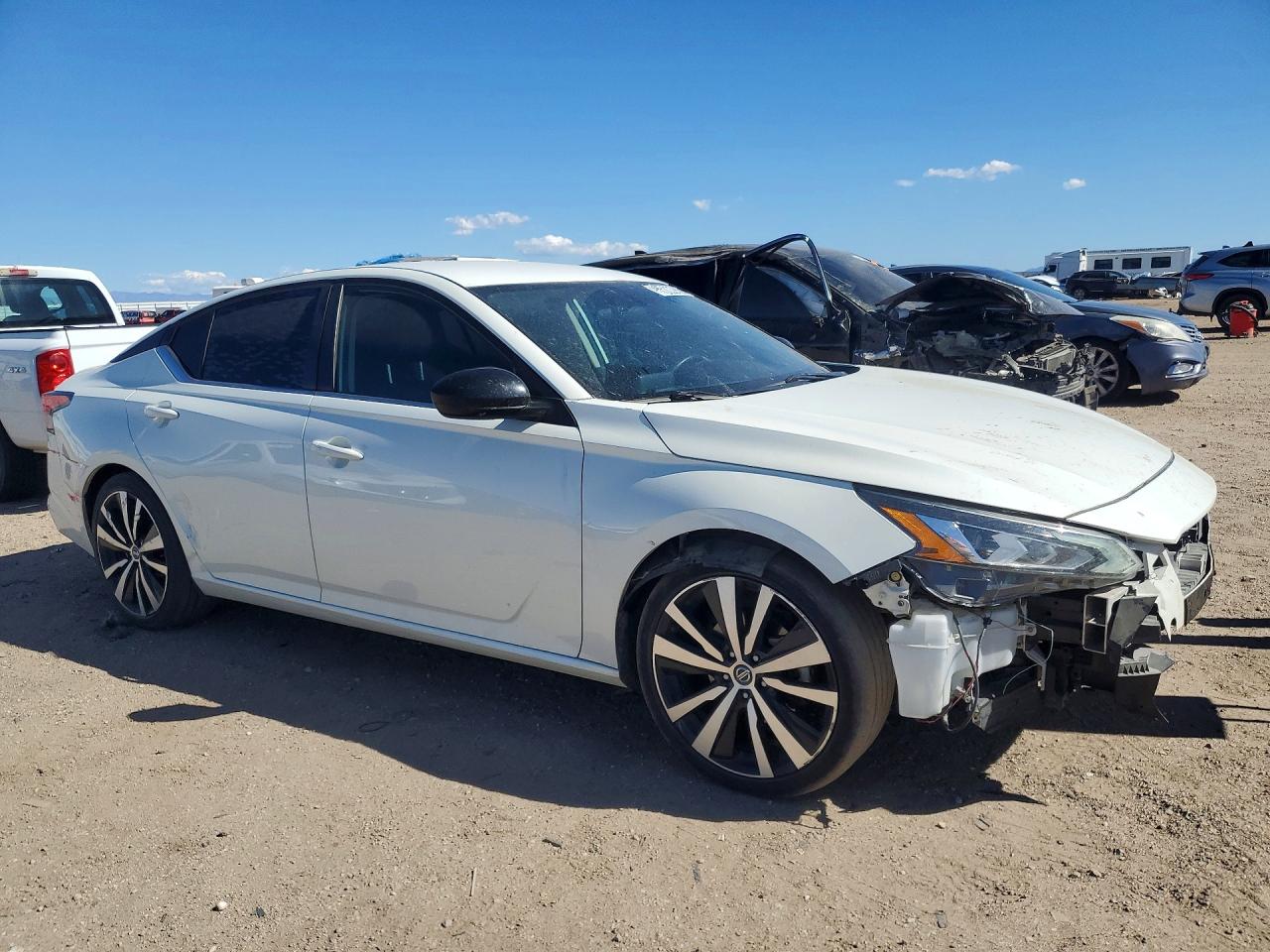 2019 NISSAN ALTIMA SR photo 4