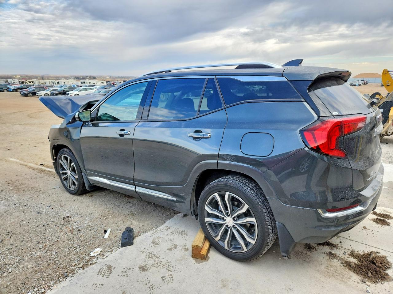 2020 GMC TERRAIN DENALI photo 3