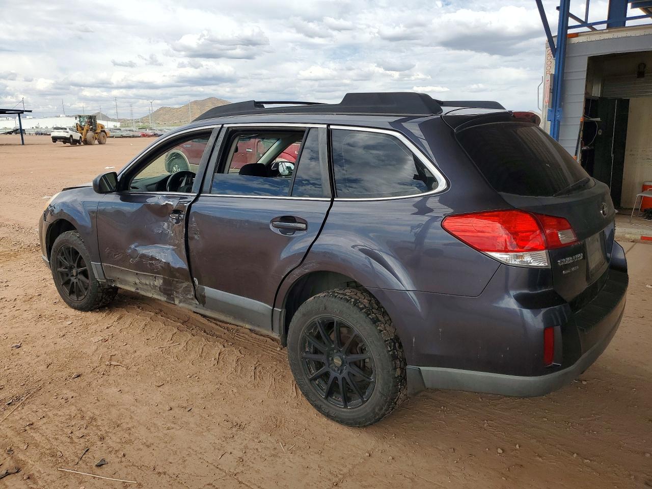 2010 SUBARU OUTBACK photo 3