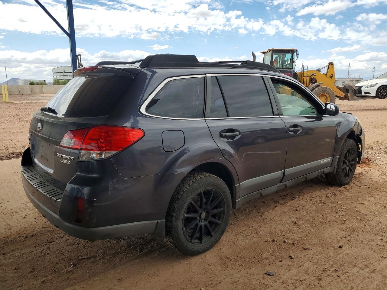 2010 SUBARU OUTBACK photo 5