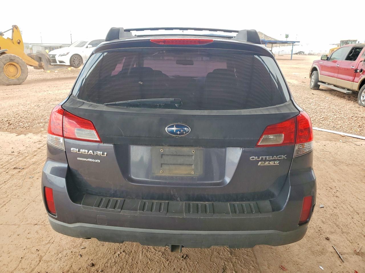 2010 SUBARU OUTBACK photo 11