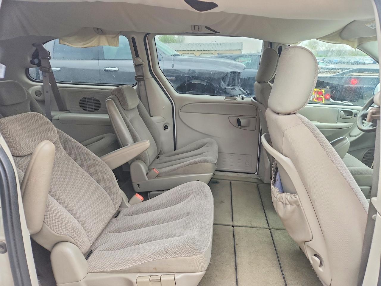 2006 CHRYSLER TOWN & COUNTRY LX photo 21