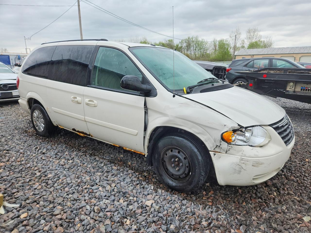 2006 CHRYSLER TOWN & COUNTRY LX photo 7