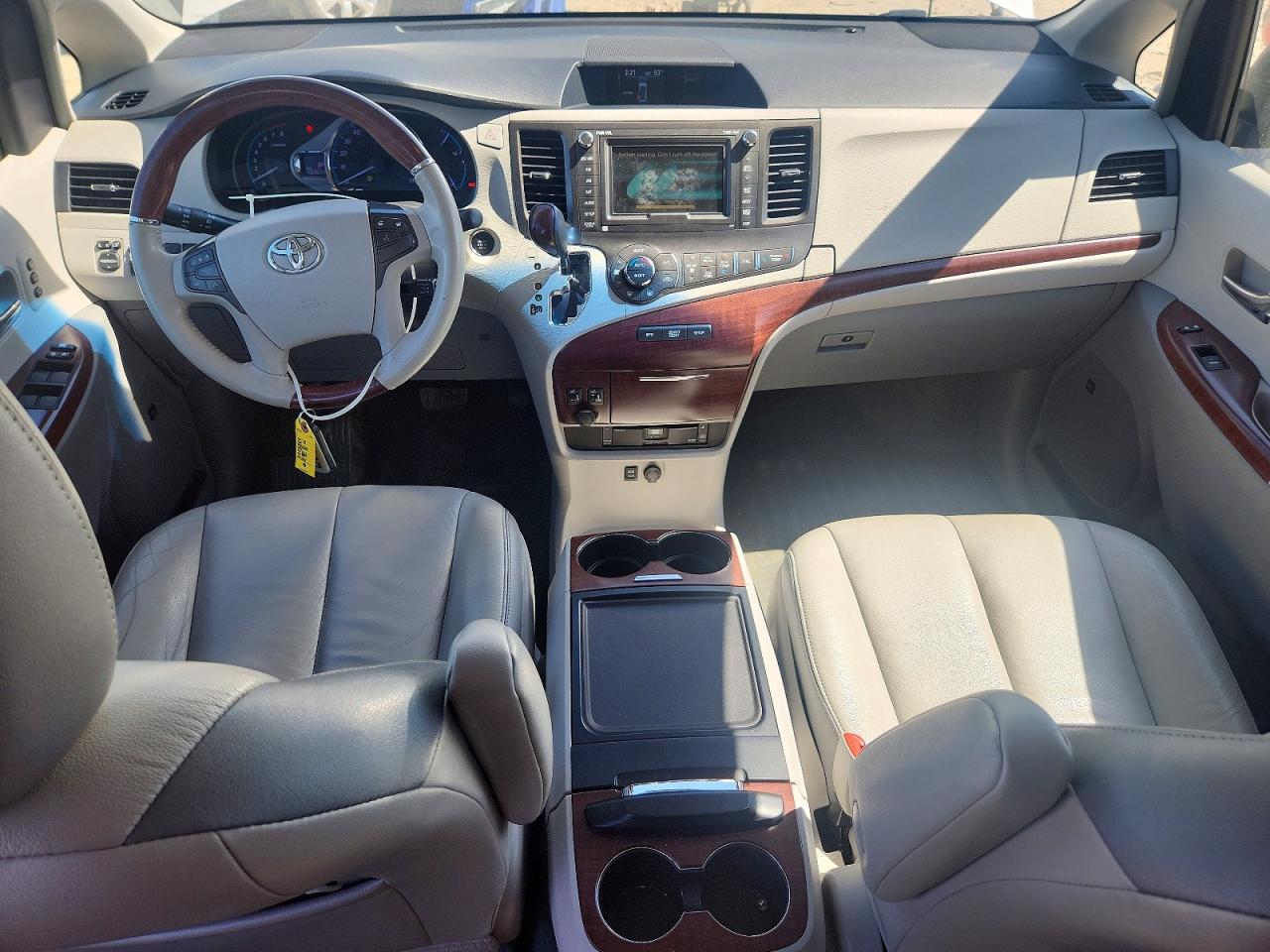 2014 TOYOTA SIENNA LIMITED 7-PASSENGER photo 22