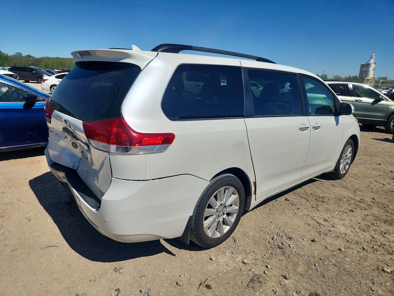 2014 TOYOTA SIENNA LIMITED 7-PASSENGER photo 7