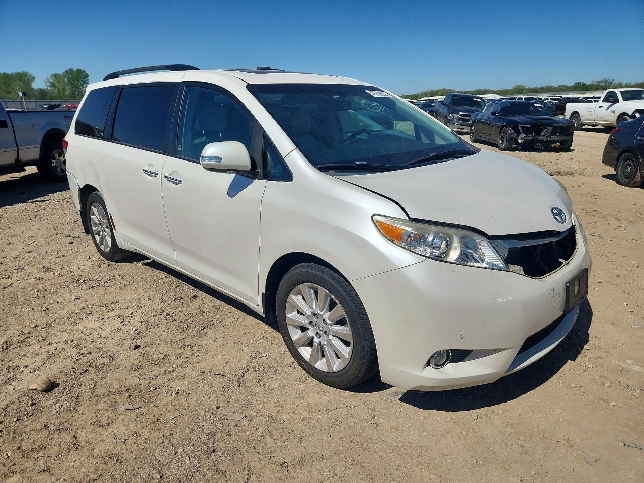2014 TOYOTA SIENNA LIMITED 7-PASSENGER photo 10