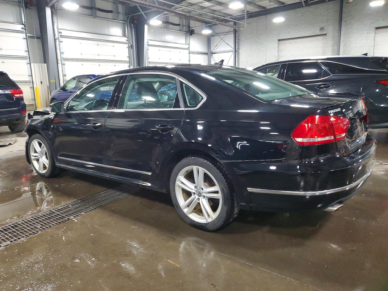 2015 VOLKSWAGEN PASSAT SEL photo 3