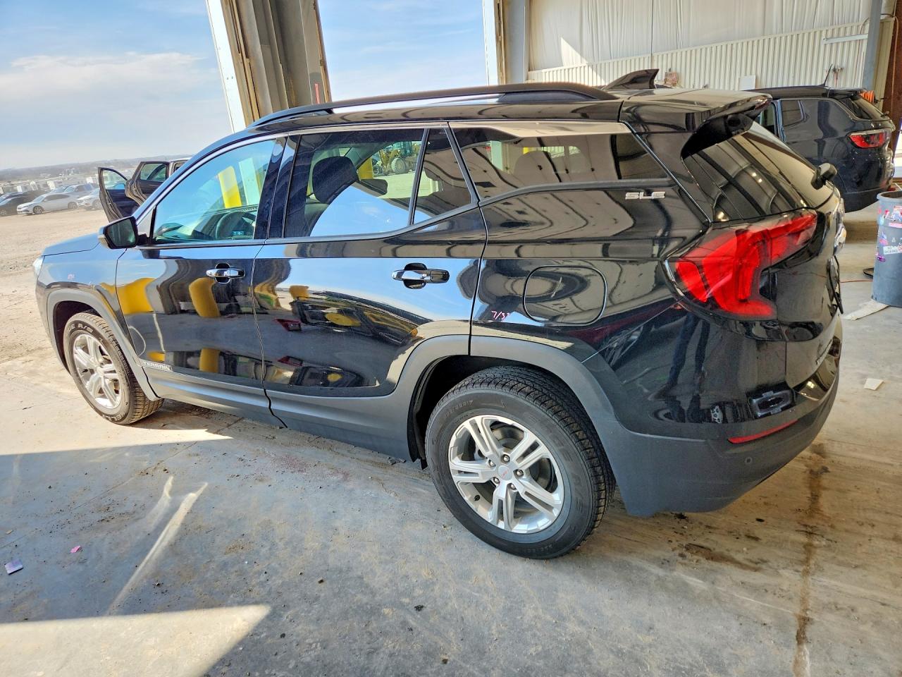 2018 GMC TERRAIN SLE photo 4