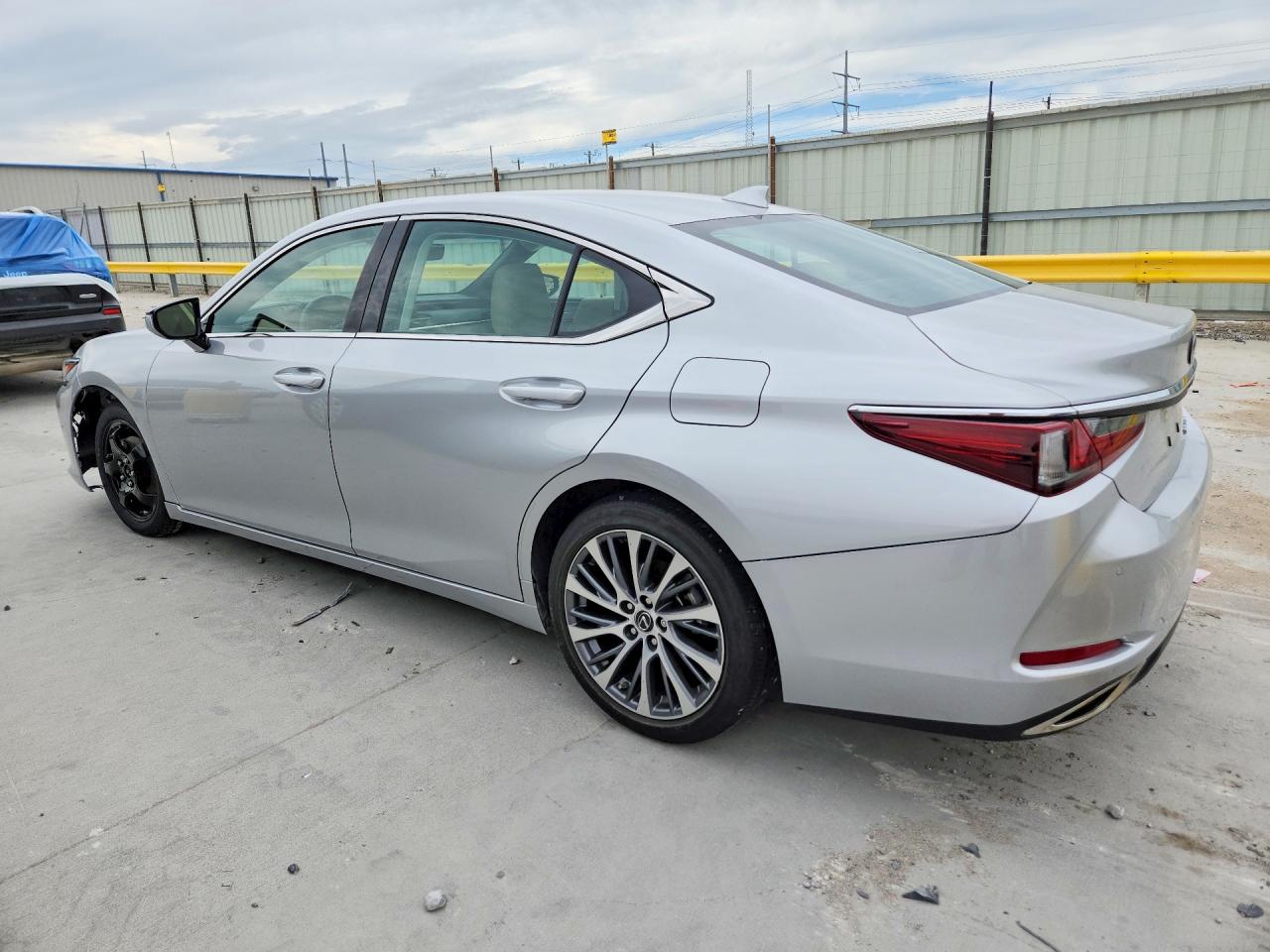 2019 LEXUS ES 350 photo 3