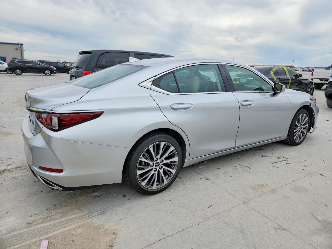 2019 LEXUS ES 350 photo 5