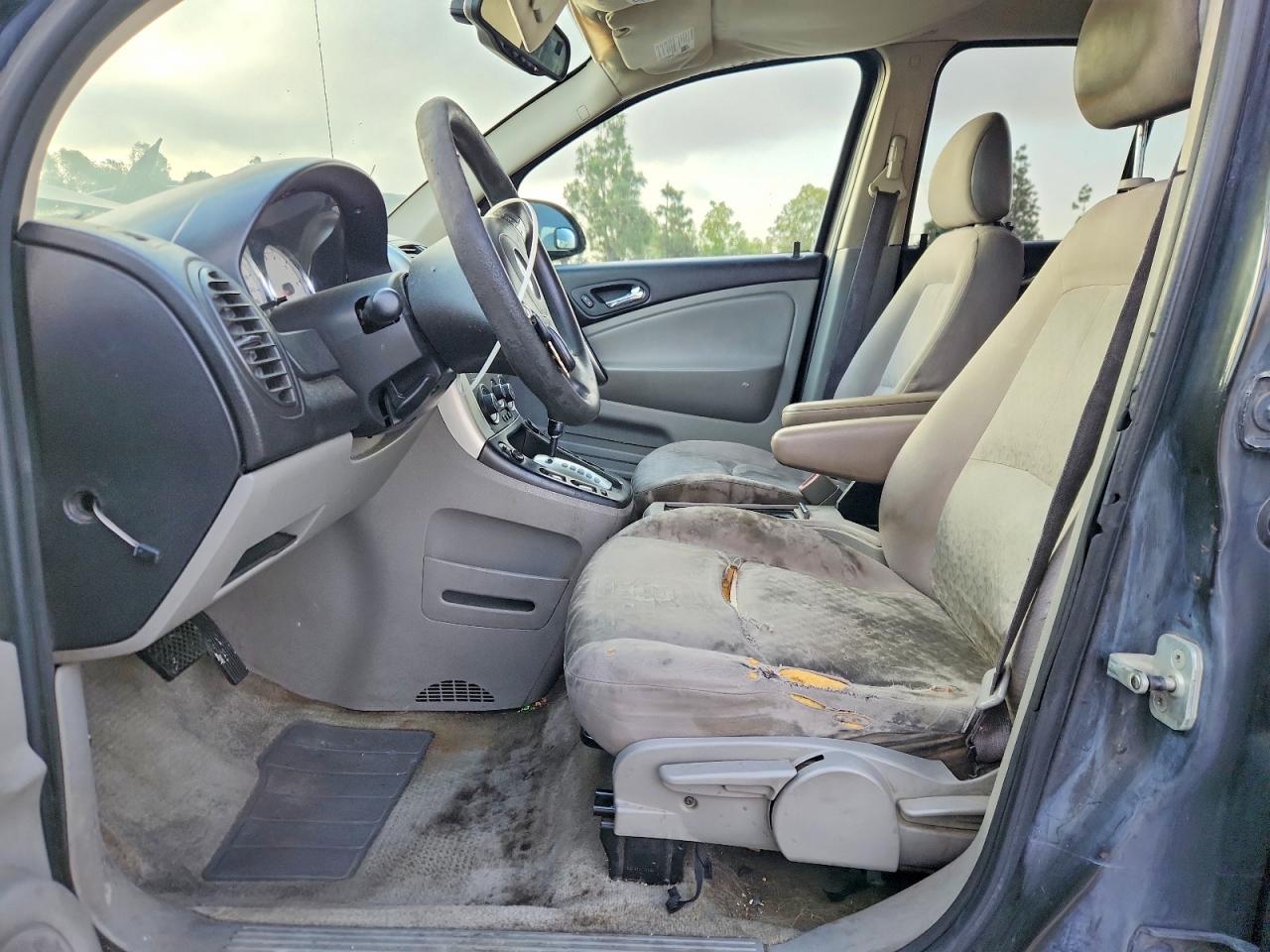 2006 SATURN VUE photo 13