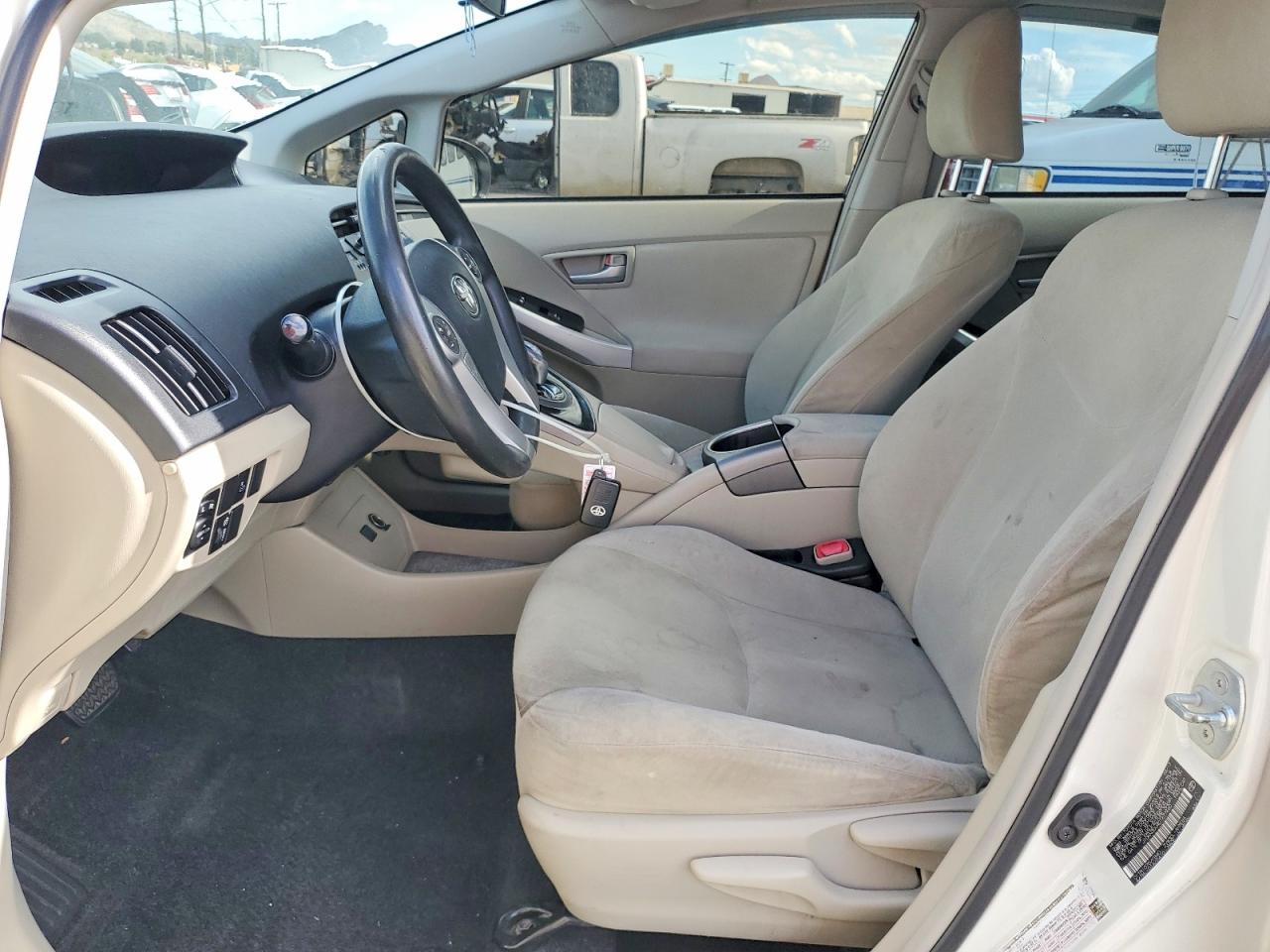 2013 TOYOTA PRIUS THREE photo 7