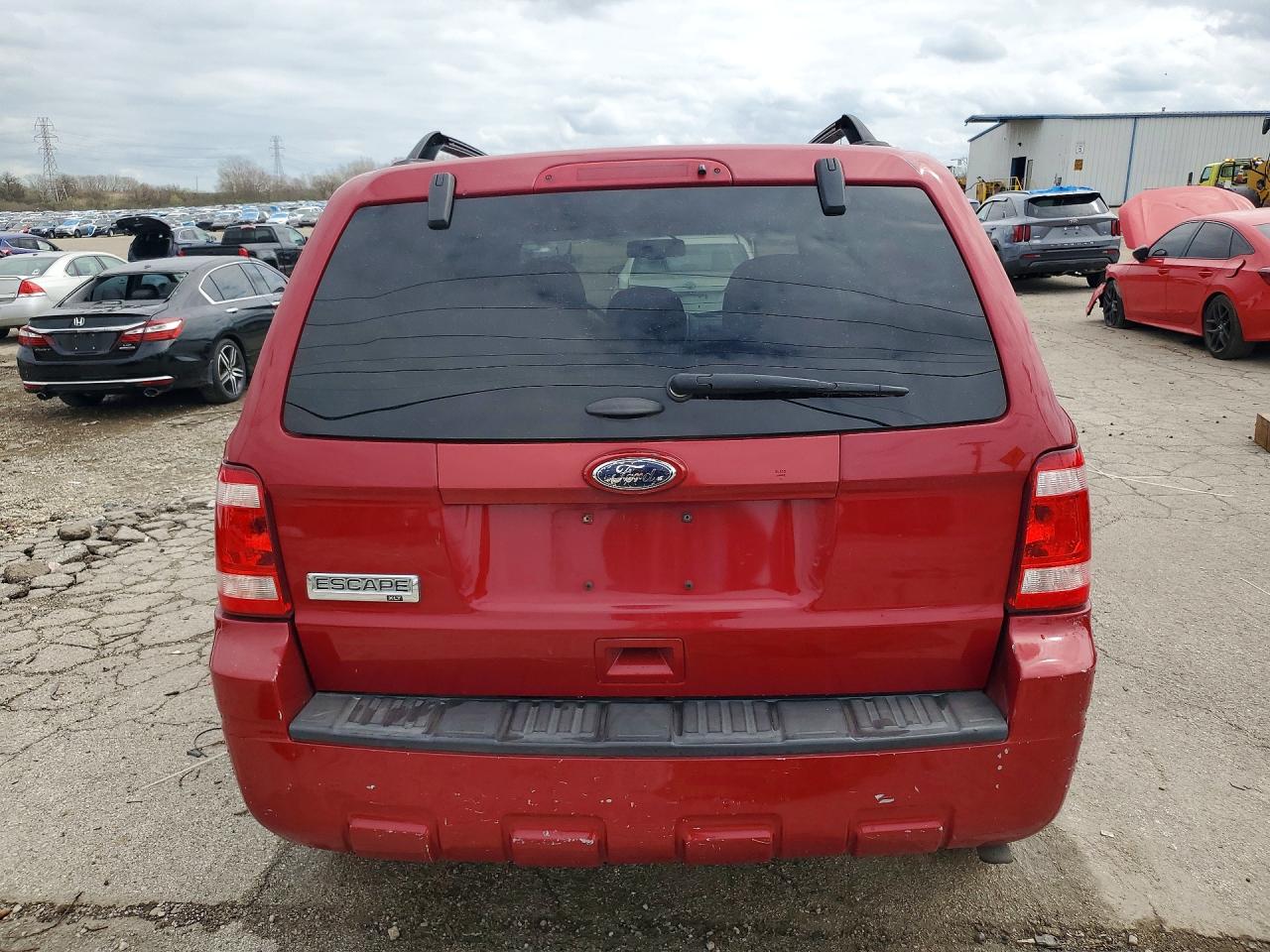 2011 FORD ESCAPE XLT photo 11