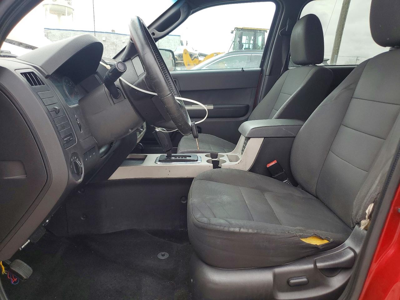2011 FORD ESCAPE XLT photo 13