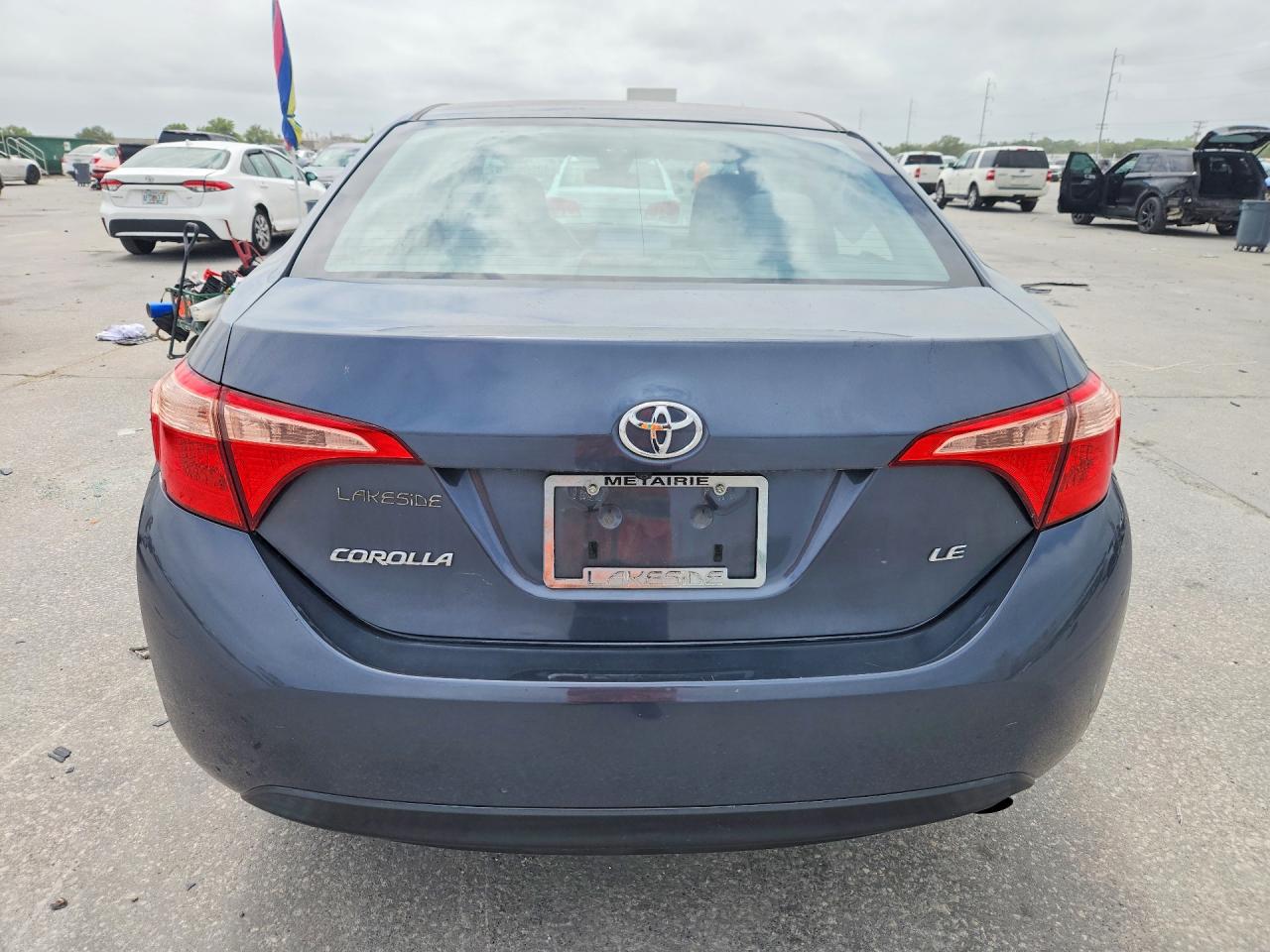 2018 TOYOTA COROLLA LE photo 11