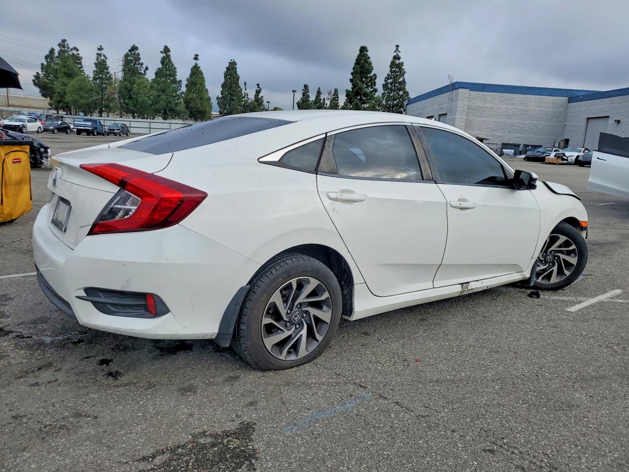2016 HONDA CIVIC EX photo 5
