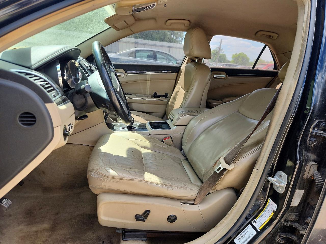 2014 CHRYSLER 300 photo 19