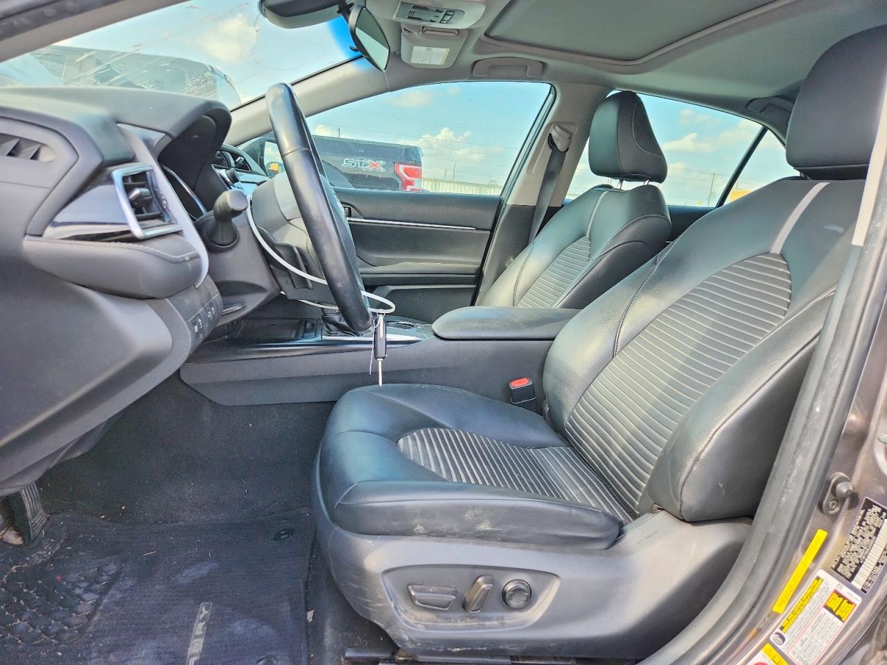 2018 TOYOTA CAMRY SE photo 13