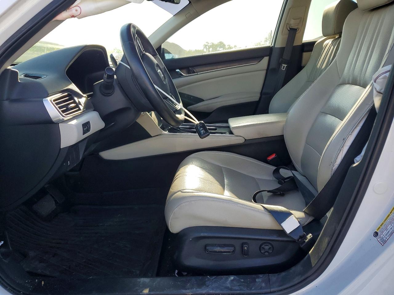 2018 HONDA ACCORD EXL photo 13