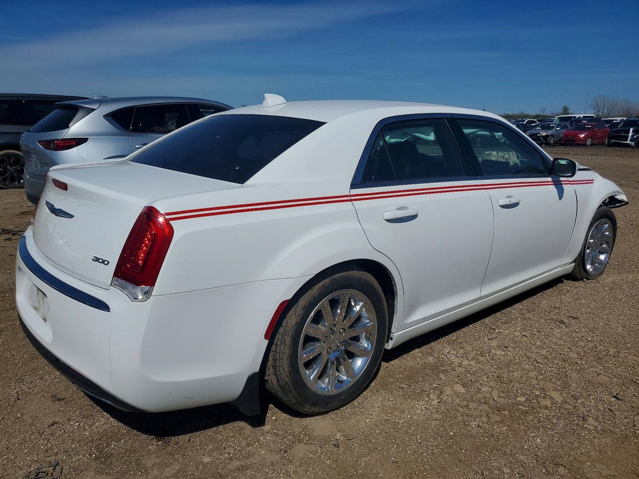 2019 CHRYSLER 300 TOURING photo 3