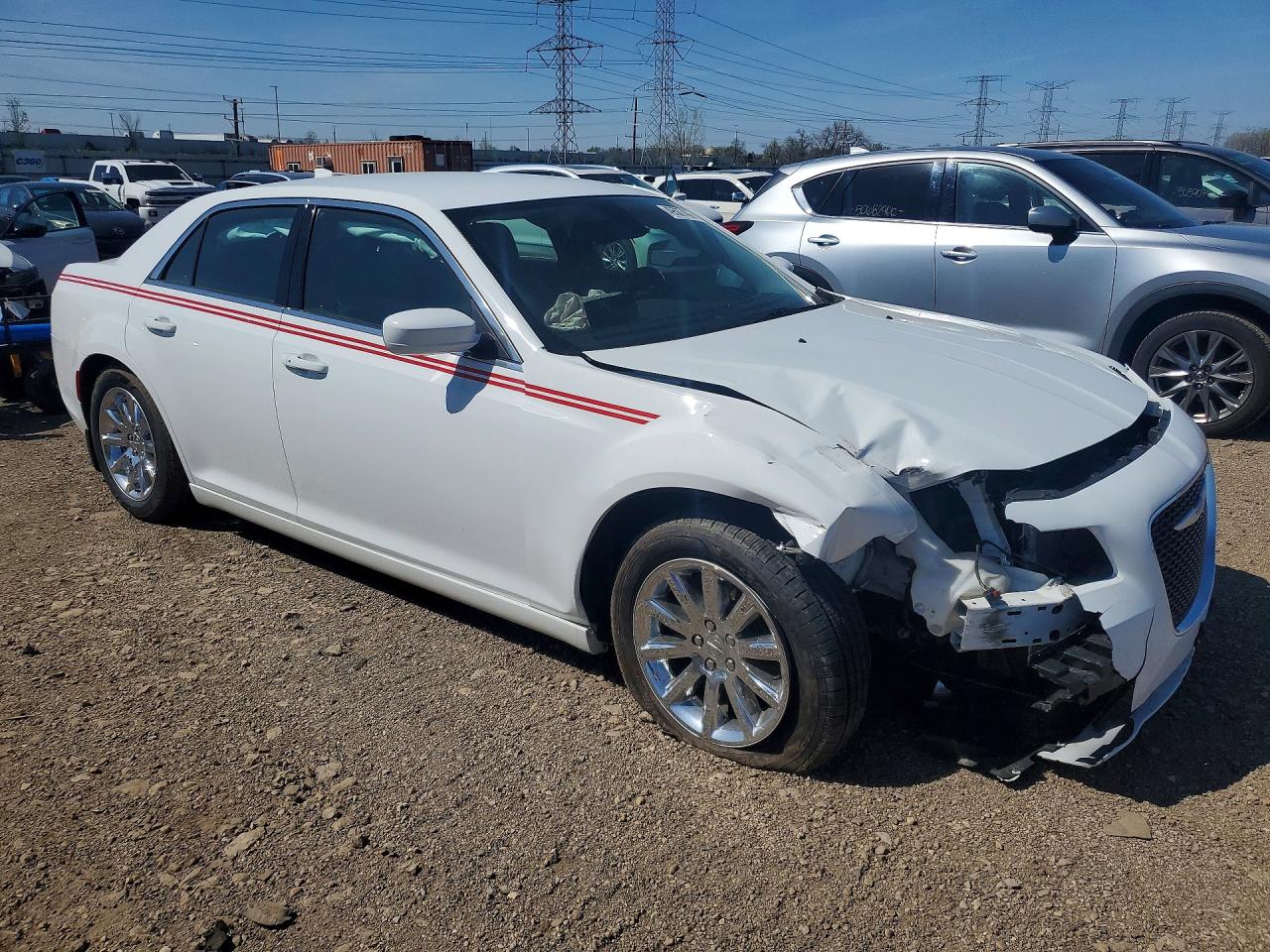 2019 CHRYSLER 300 TOURING photo 4