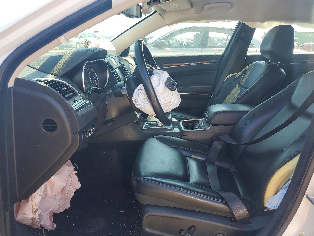 2019 CHRYSLER 300 TOURING photo 7