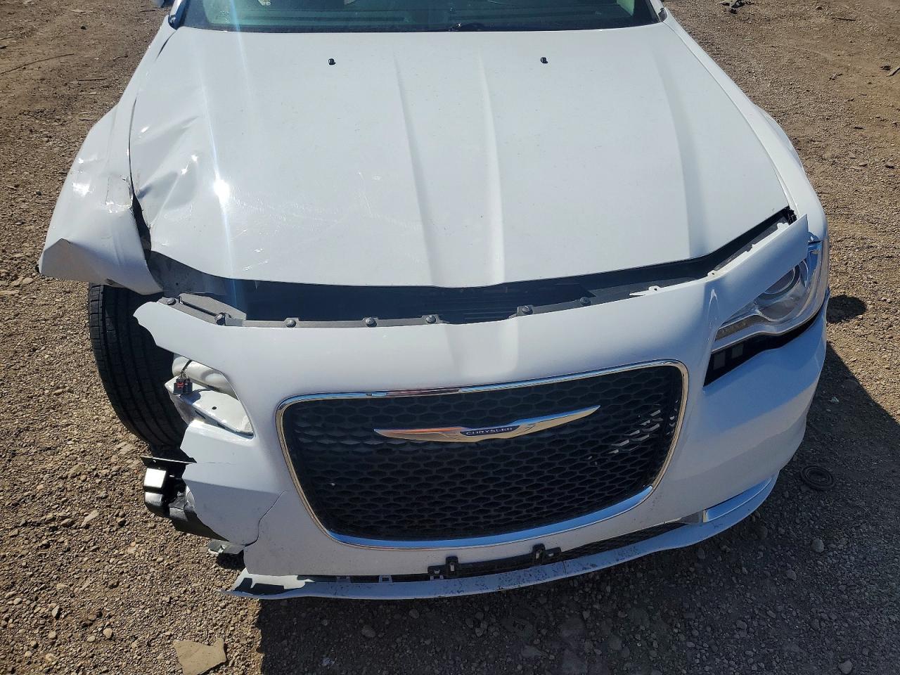 2019 CHRYSLER 300 TOURING photo 11