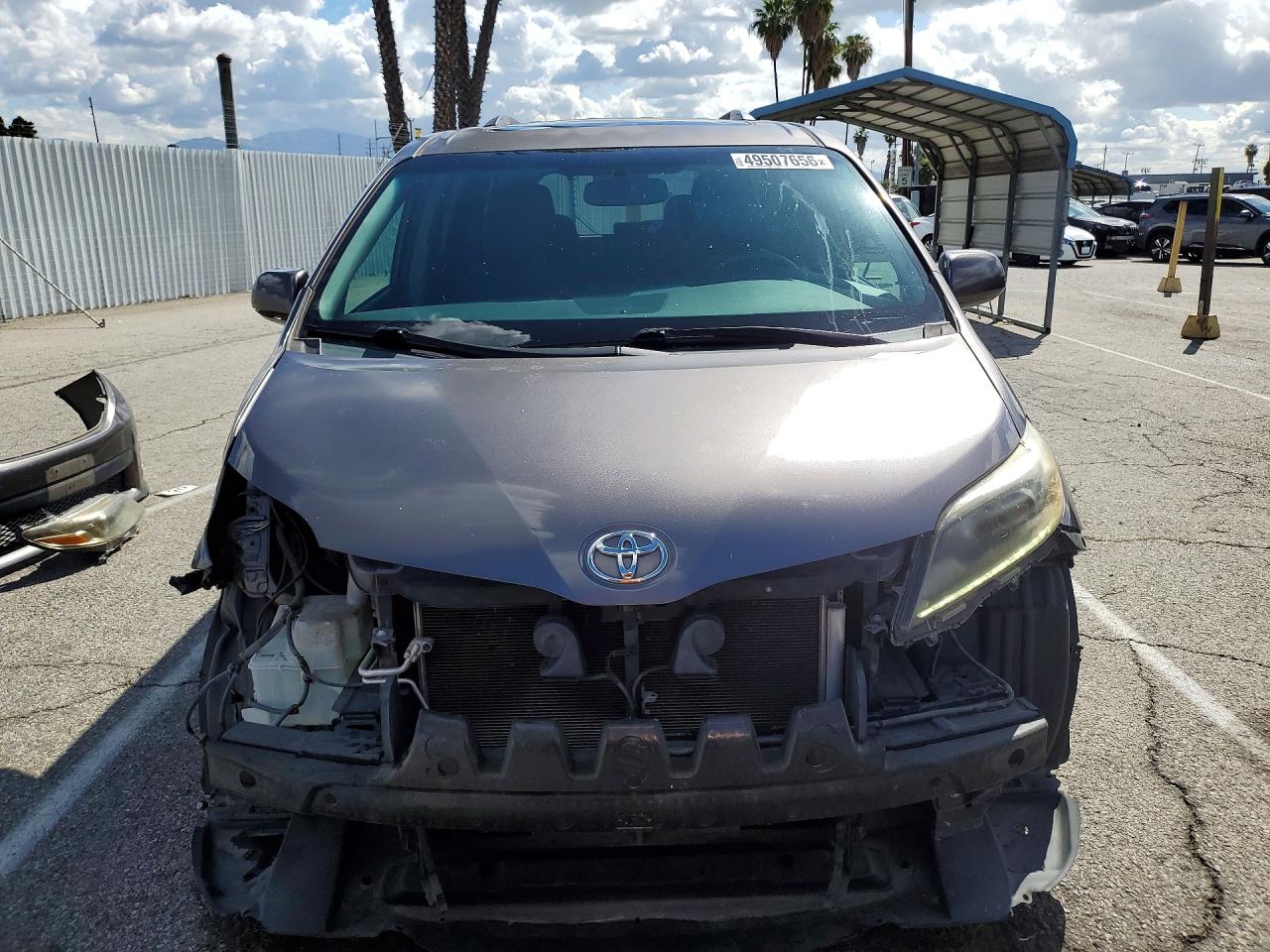 2015 TOYOTA SIENNA SPORT photo 5