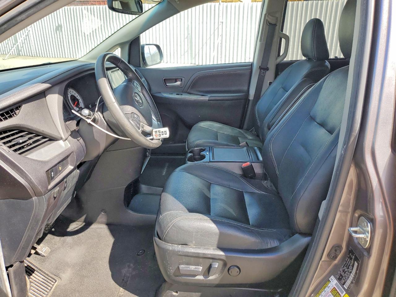 2015 TOYOTA SIENNA SPORT photo 7