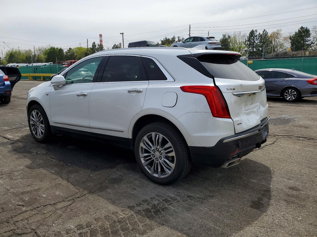 2017 CADILLAC XT5 PREMIUM LUXURY photo 3