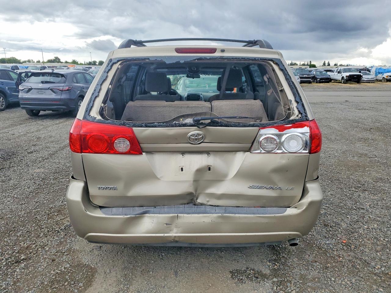 2008 TOYOTA SIENNA LE 7-PASSENGER photo 16