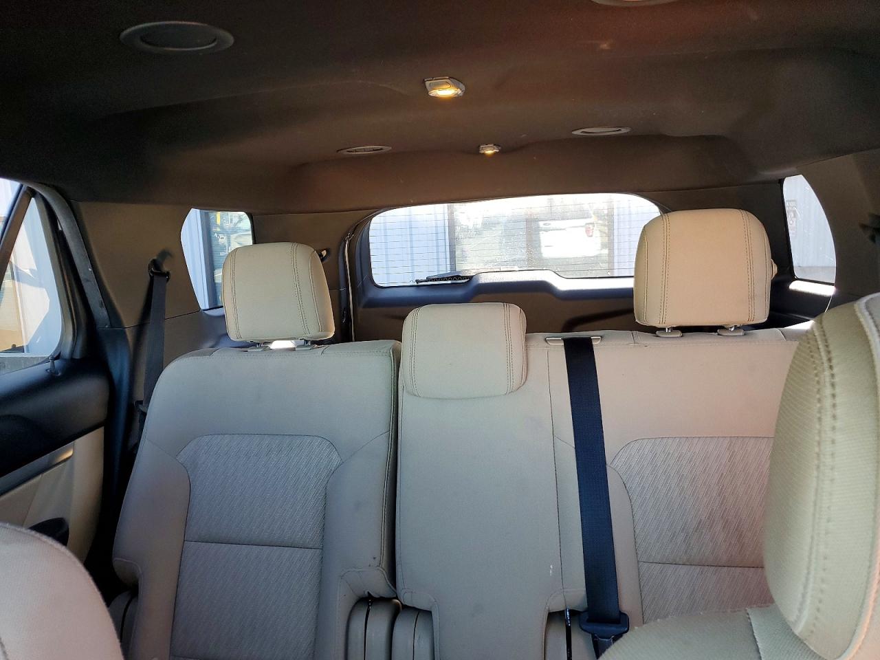 2017 FORD EXPLORER photo 19