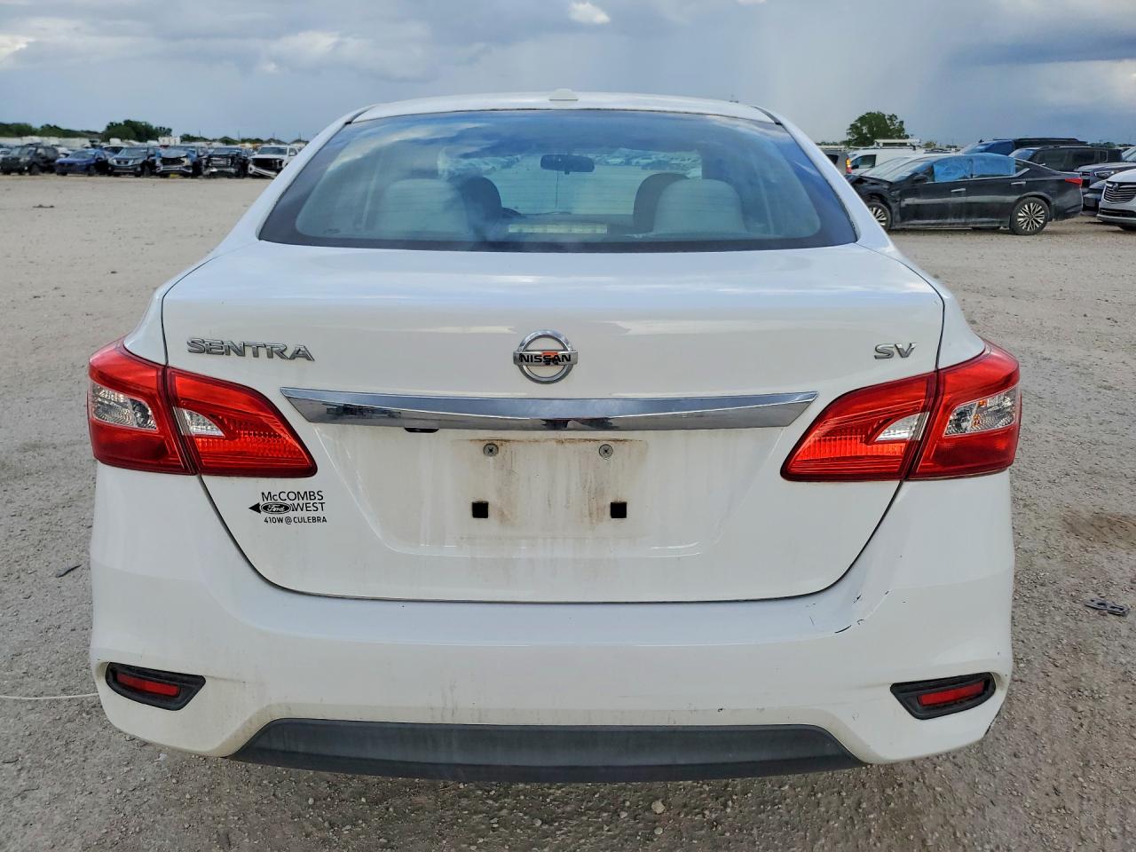 2016 NISSAN SENTRA SV photo 11