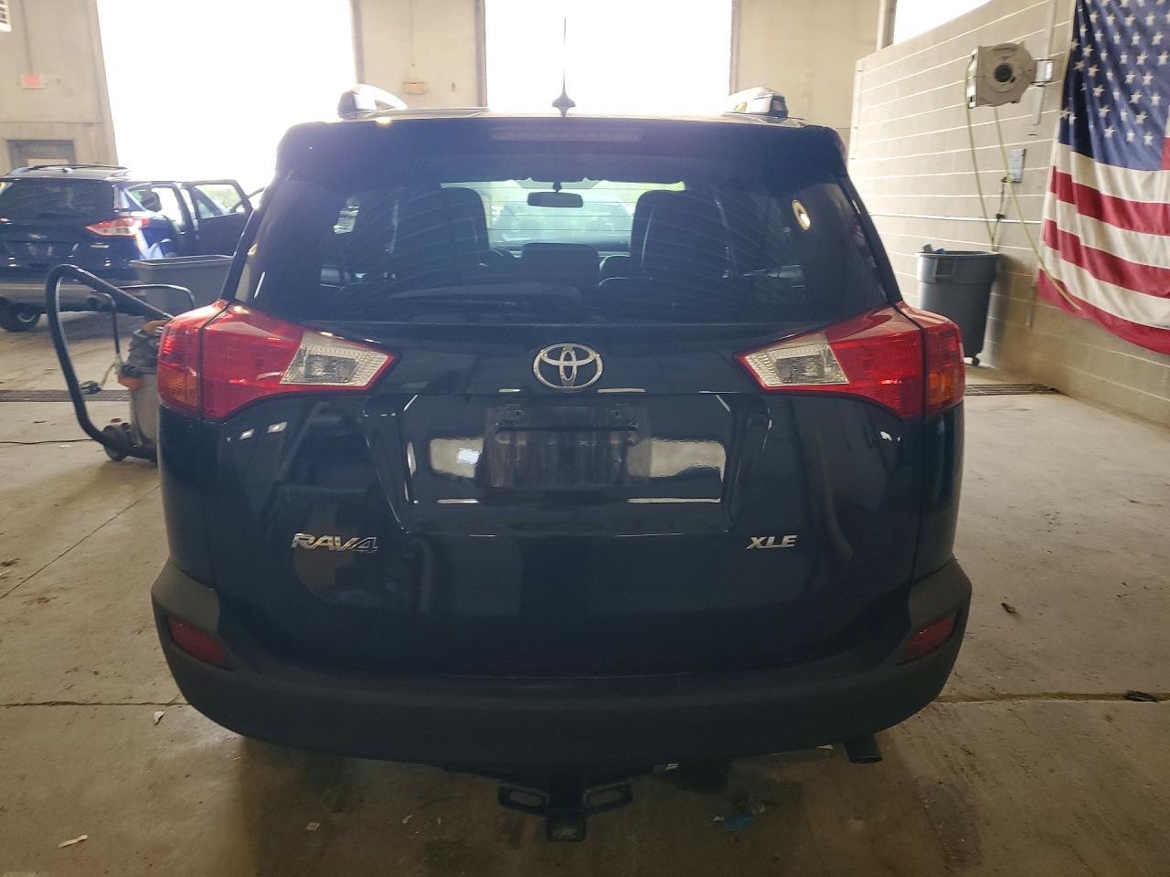 2014 TOYOTA RAV4 XLE photo 6