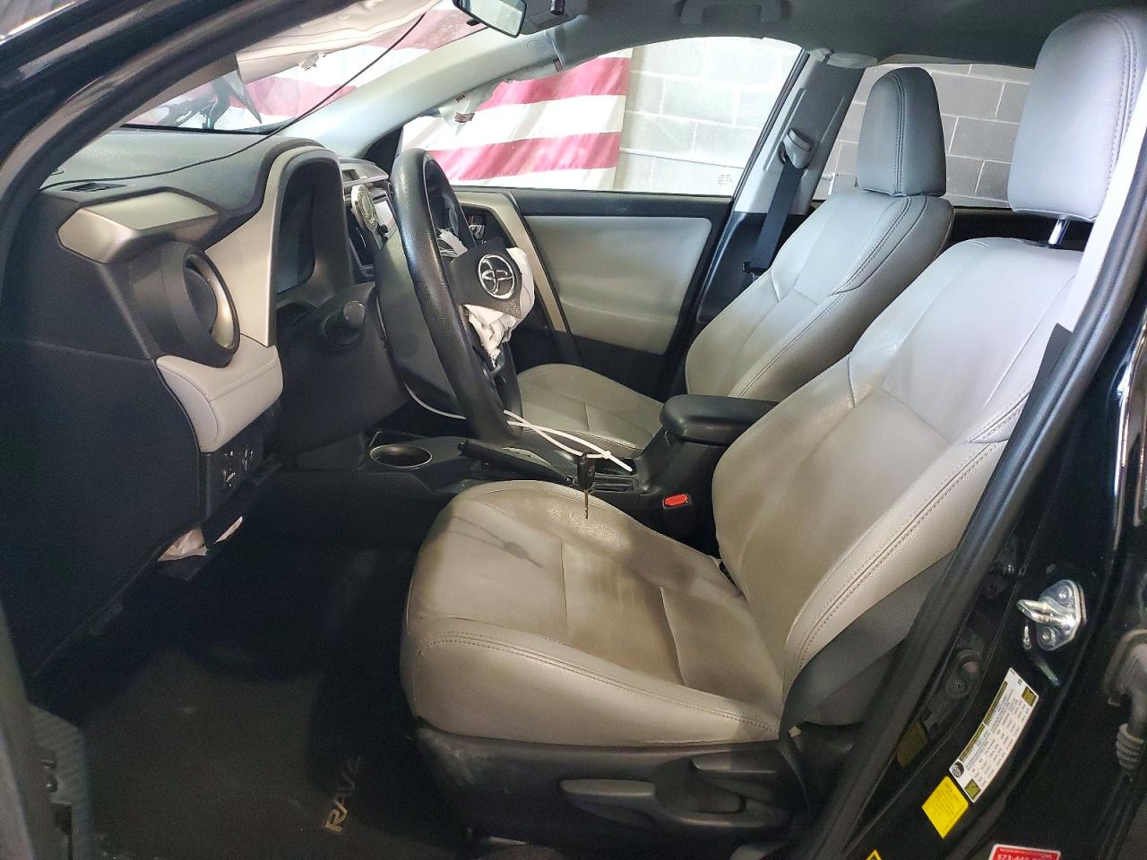 2014 TOYOTA RAV4 XLE photo 7