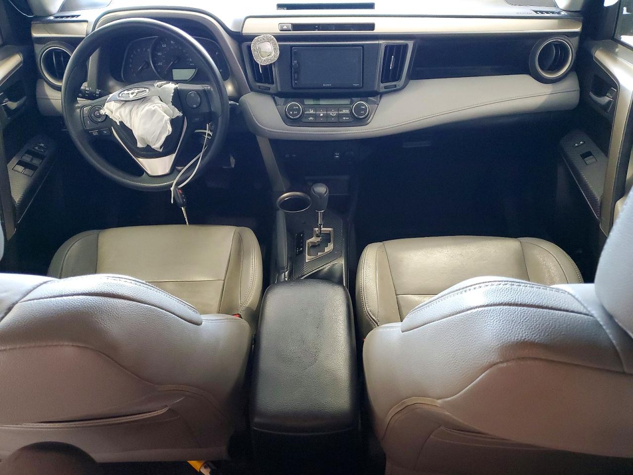 2014 TOYOTA RAV4 XLE photo 8