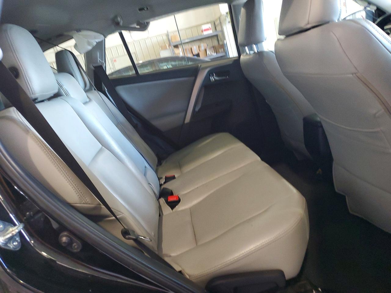 2014 TOYOTA RAV4 XLE photo 10