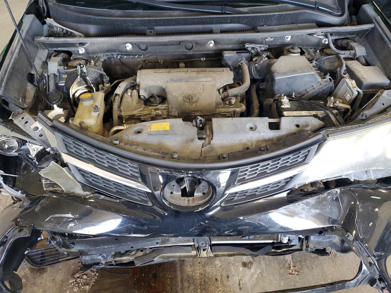 2014 TOYOTA RAV4 XLE photo 11