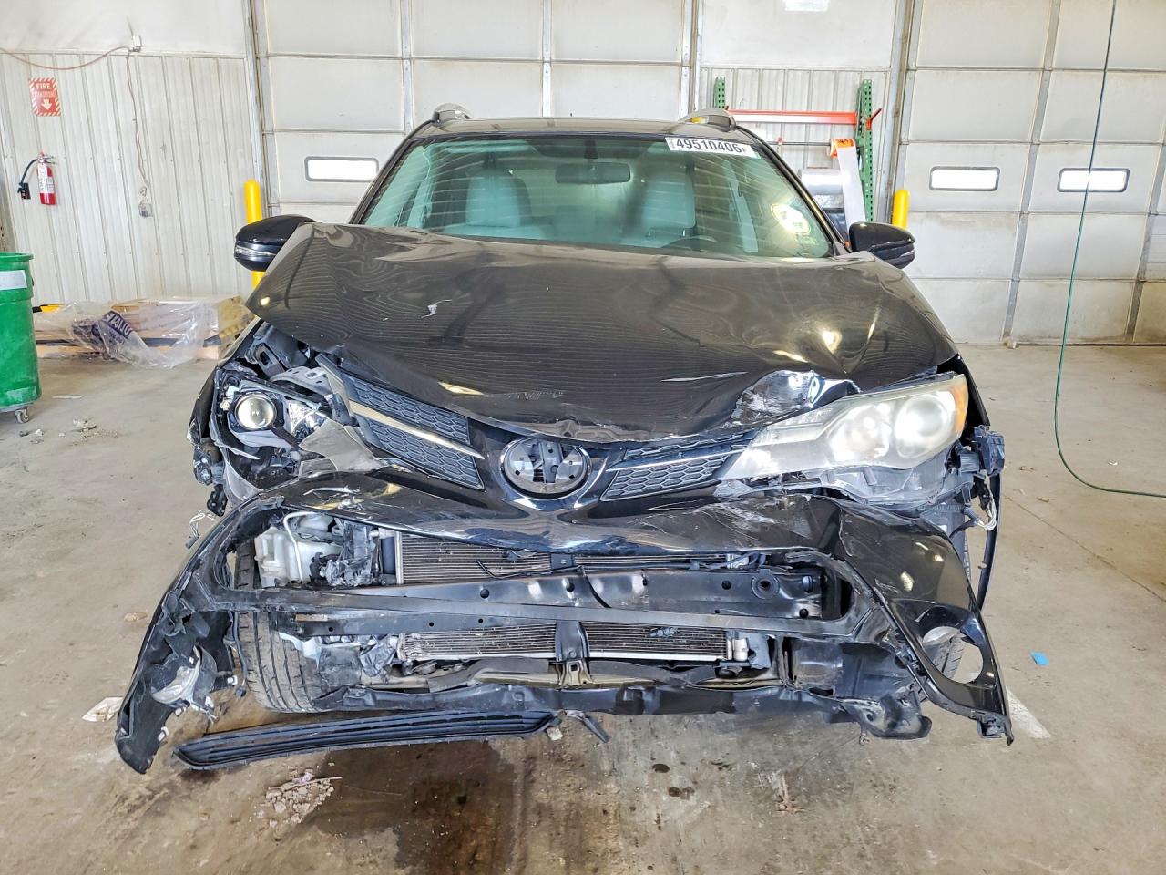 2014 TOYOTA RAV4 XLE photo 5