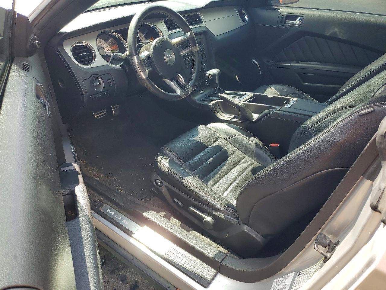 2012 FORD MUSTANG photo 22