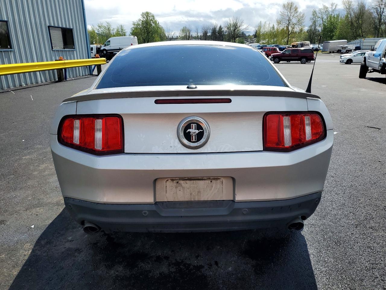 2012 FORD MUSTANG photo 16