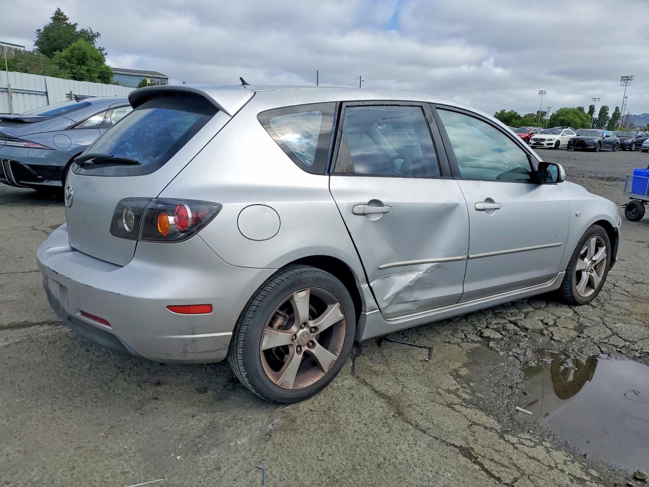 2004 MAZDA 3 HATCHBACK photo 5