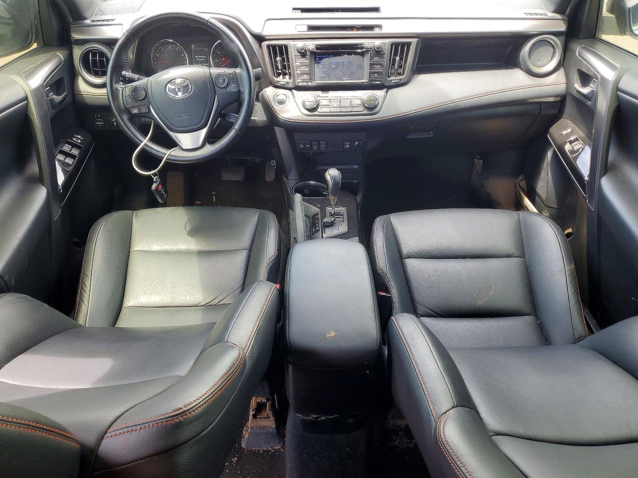 2016 TOYOTA RAV4 SE photo 22