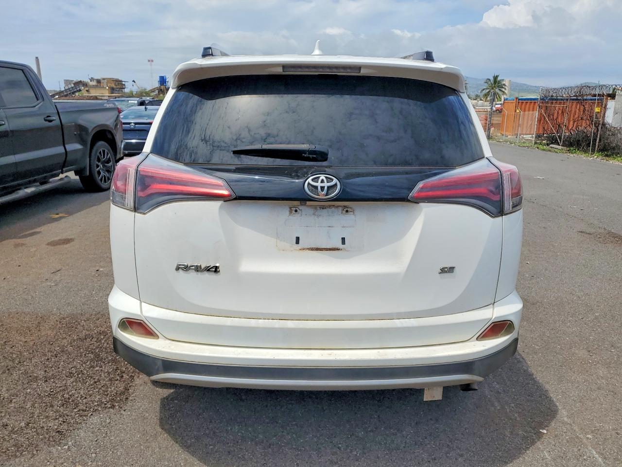 2016 TOYOTA RAV4 SE photo 16
