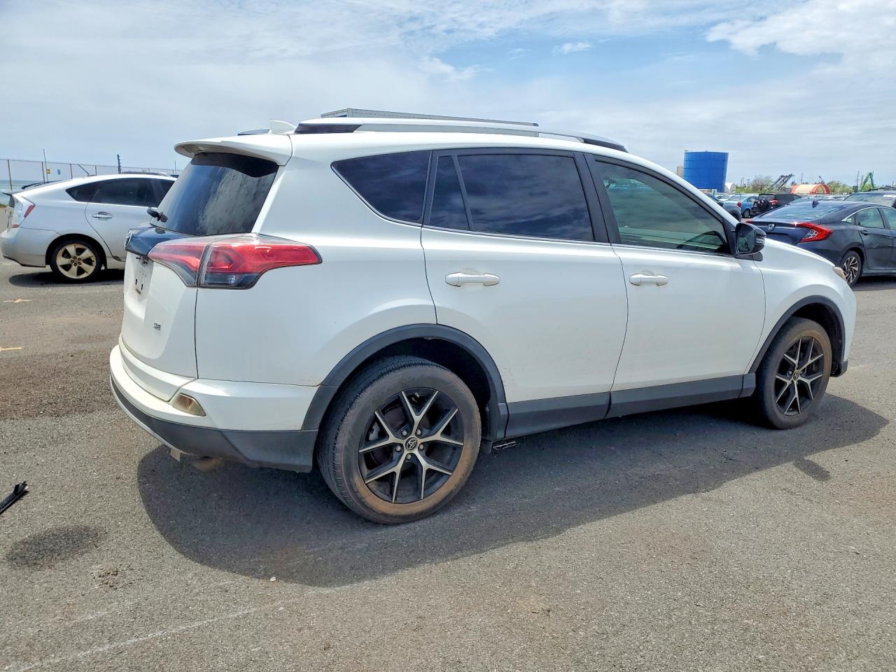 2016 TOYOTA RAV4 SE photo 7