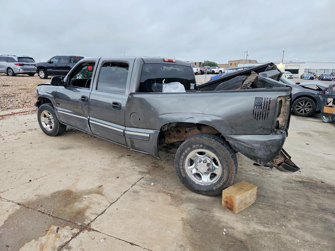 2002 CHEVROLET SILVERADO C1500 HEAVY DUTY photo 3